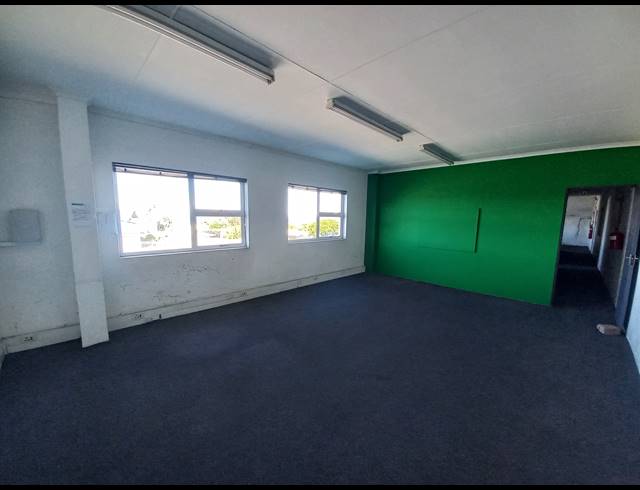 1,304M² WAREHOUSE FOR SALE IN WOODBROOK